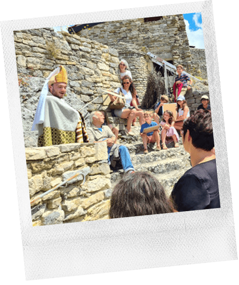 Polaroid-Organiser-_2_ visite theatralisee chateau de malain
